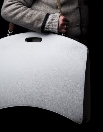 Archiquant, Ledertasche, weiß mit Schulterriehmen