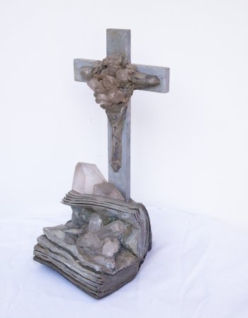 Kreuz mit Bergkristallen