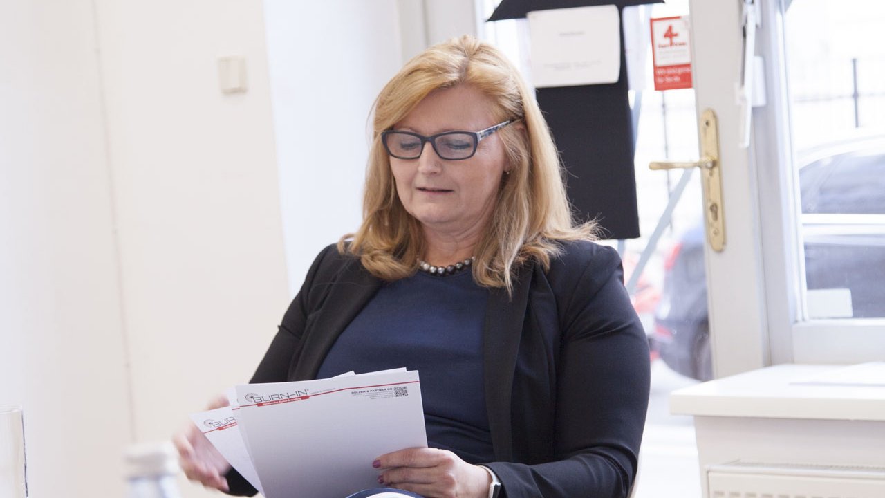 Dkfm. Sonja Dolzer (BURN-IN)