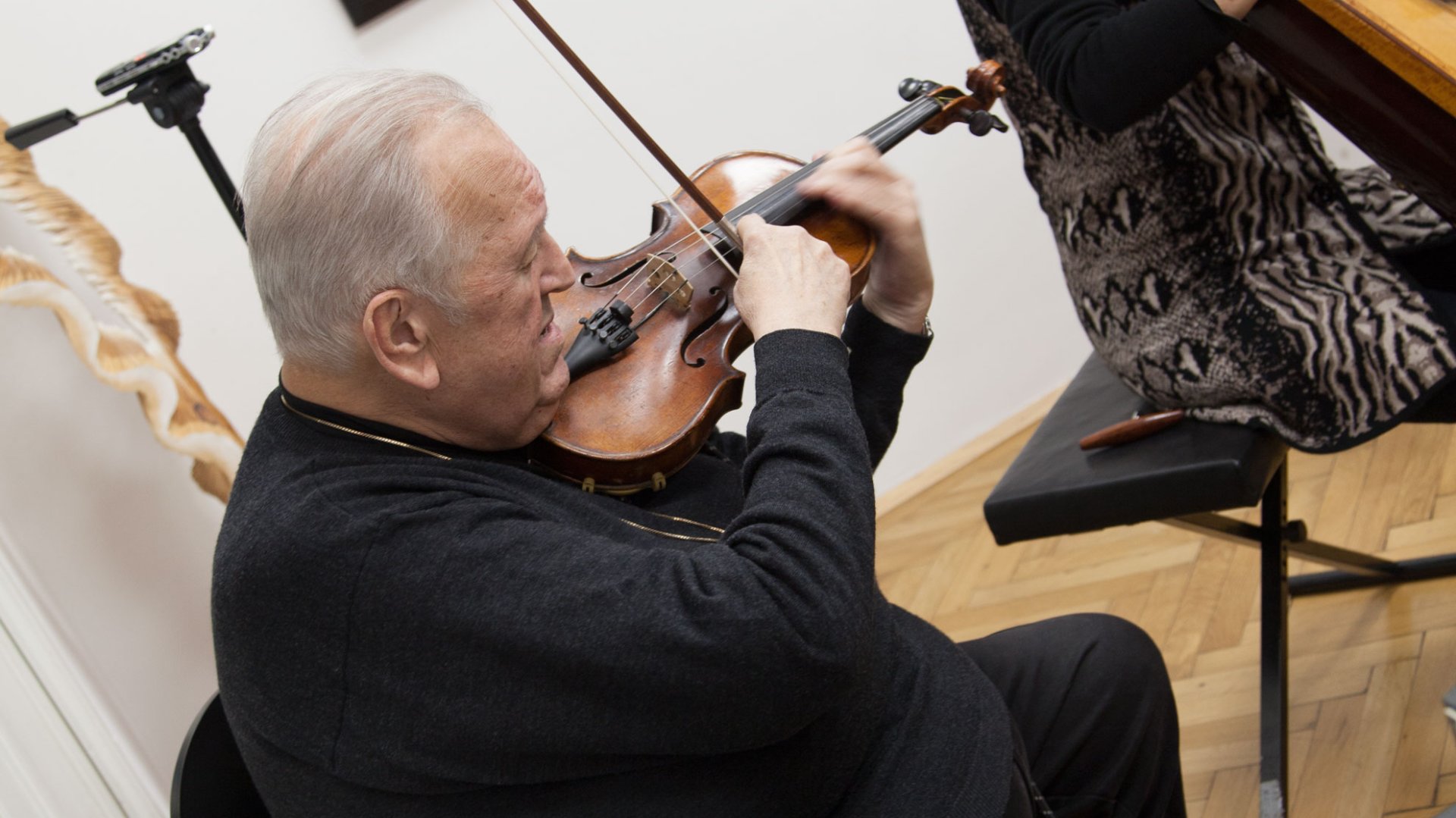 Impressionen vom stimmungsvollen, bestens besuchten Gedenk-Konzert am 30.12.2015 in der BURN-IN Galerie