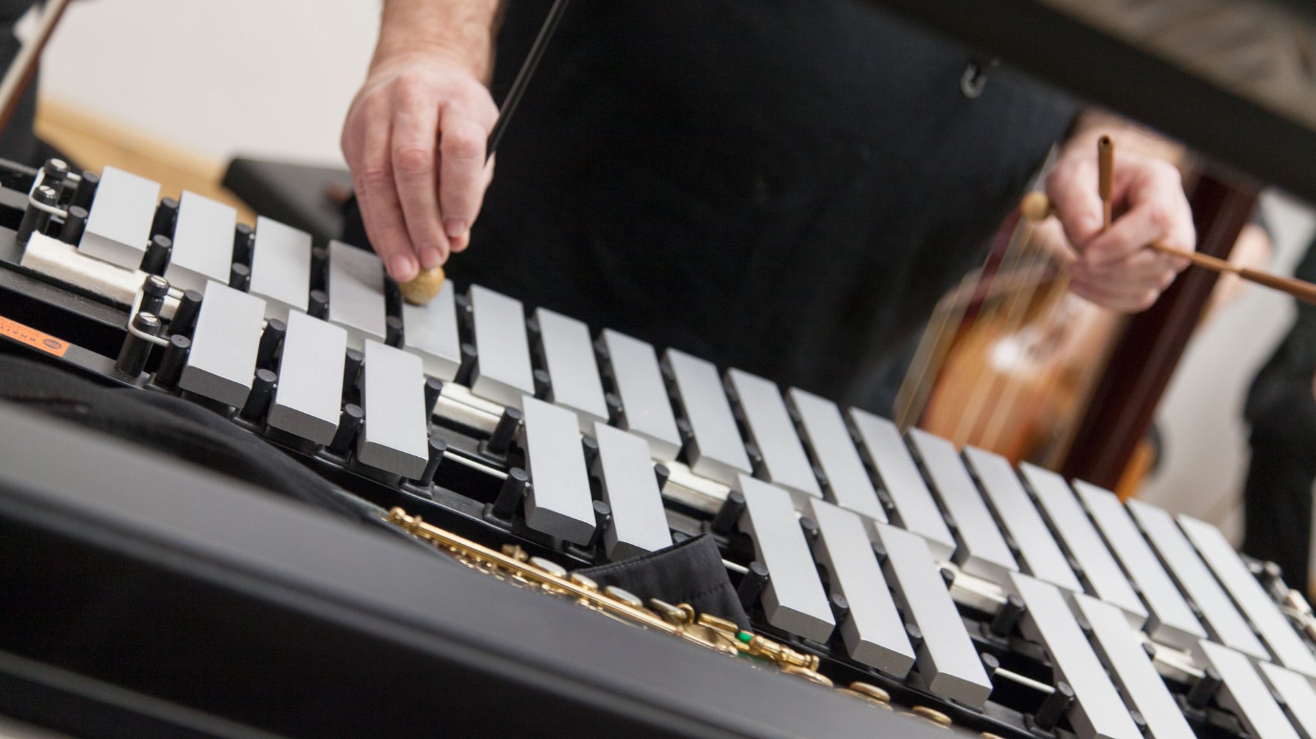 Impressionen vom stimmungsvollen, bestens besuchten Gedenk-Konzert am 30.12.2015 in der BURN-IN Galerie