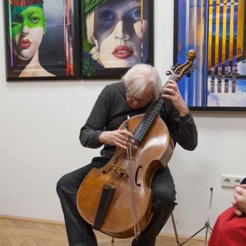 Impressionen vom stimmungsvollen, bestens besuchten Gedenk-Konzert am 30.12.2015 in der BURN-IN Galerie