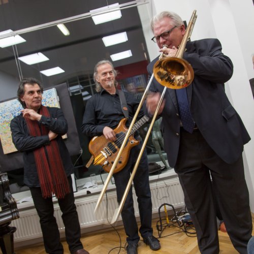 Impressionen vom stimmungsvollen, bestens besuchten Gedenk-Konzert am 30.12.2015 in der BURN-IN Galerie