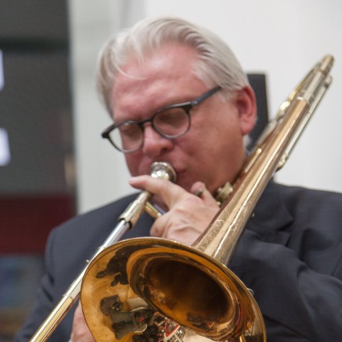 Impressionen vom stimmungsvollen, bestens besuchten Gedenk-Konzert am 30.12.2015 in der BURN-IN Galerie