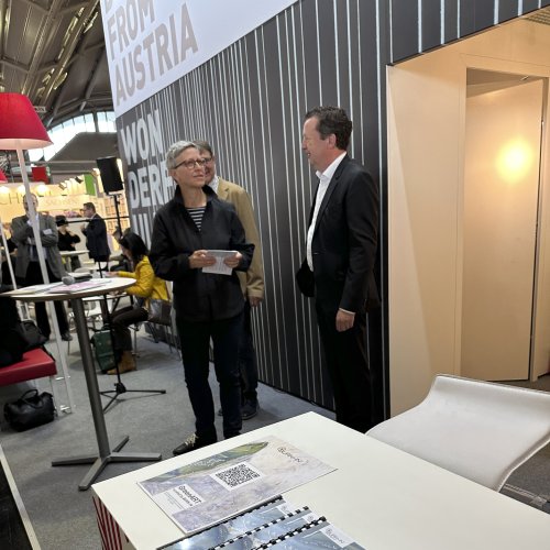 Theresia Niedermüller (BMKÖS) &amp; Benedikt Föger (Czernin Verlag)